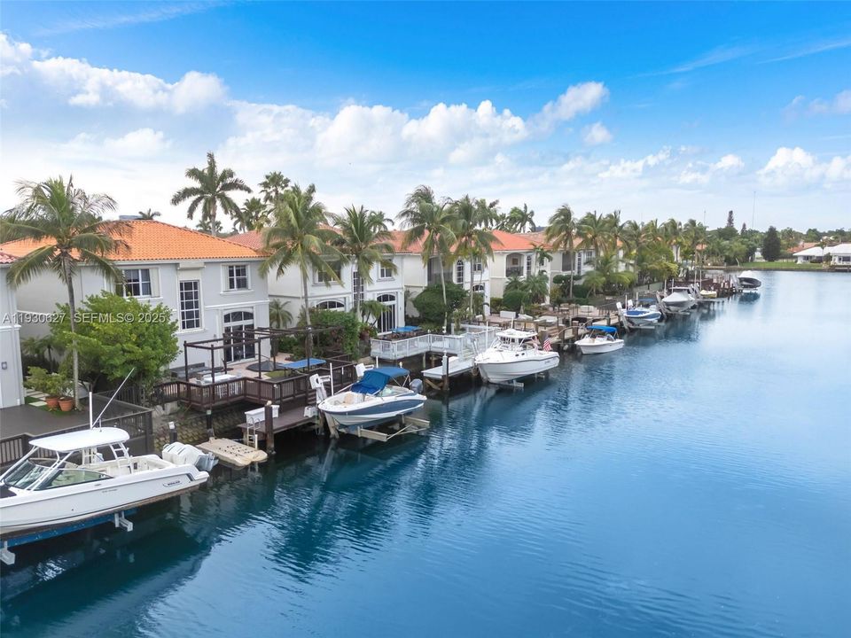 For Sale: $2,200,000 (5 beds, 4 baths, 3359 Square Feet)