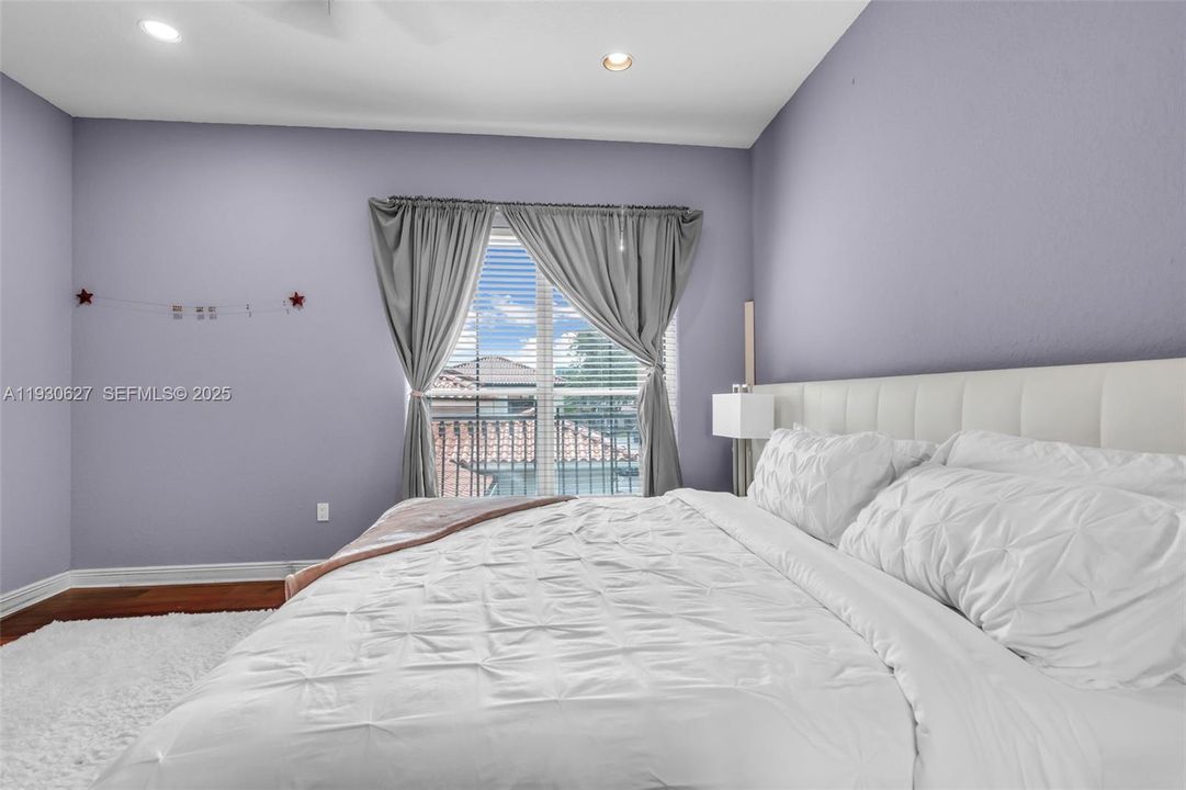 For Sale: $2,200,000 (5 beds, 4 baths, 3359 Square Feet)