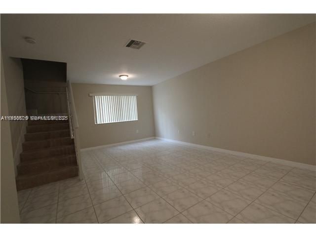 For Rent: $2,650 (3 beds, 2 baths, 1180 Square Feet)
