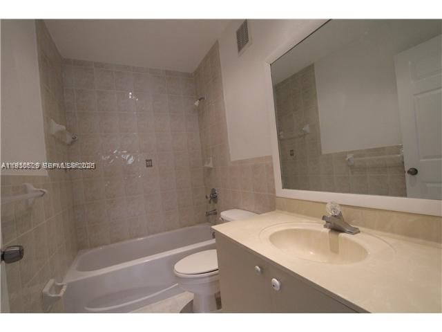 For Rent: $2,650 (3 beds, 2 baths, 1180 Square Feet)