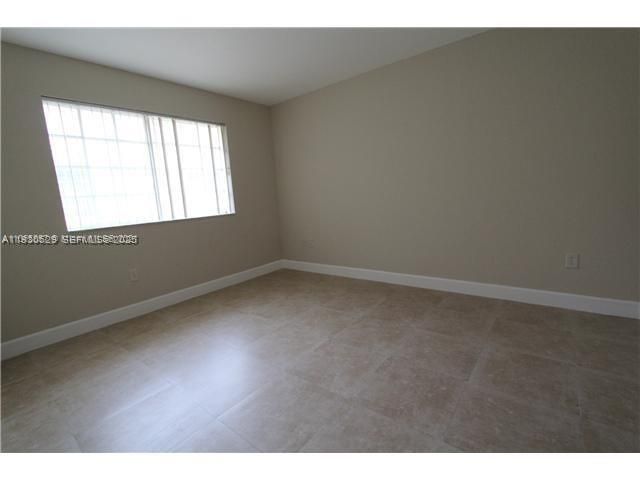 For Rent: $2,650 (3 beds, 2 baths, 1180 Square Feet)