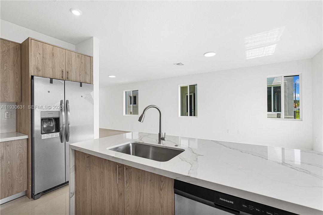 待售: $664,990 (5 贝兹, 4 浴室, 0 平方英尺)