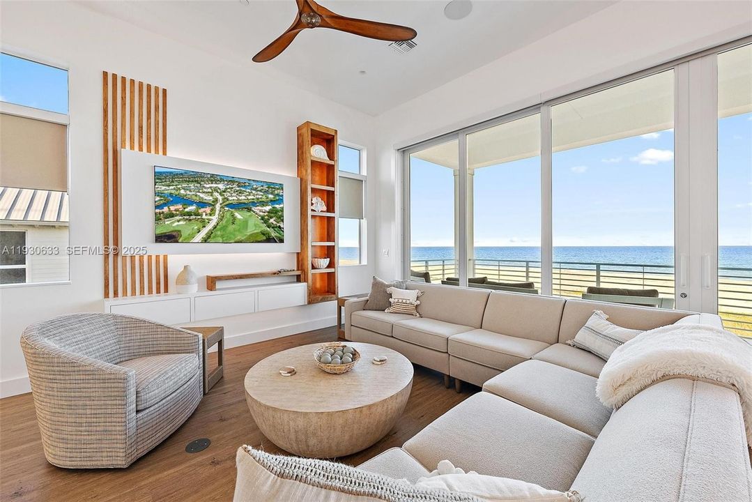 For Sale: $2,895,000 (3 beds, 4 baths, 3149 Square Feet)