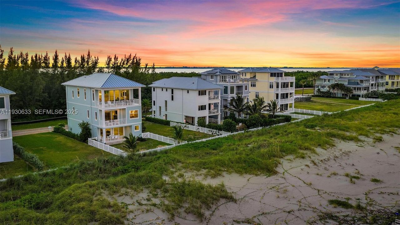 For Sale: $2,895,000 (3 beds, 4 baths, 3149 Square Feet)