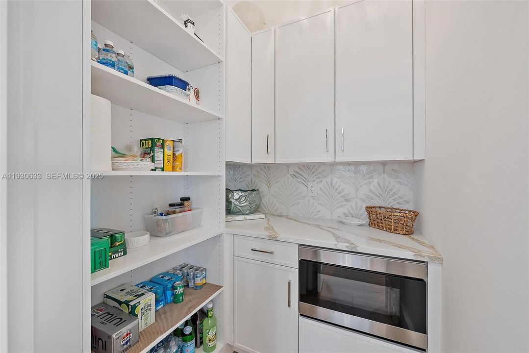 For Sale: $2,895,000 (3 beds, 4 baths, 3149 Square Feet)