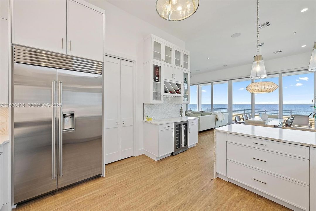 For Sale: $2,895,000 (3 beds, 4 baths, 3149 Square Feet)