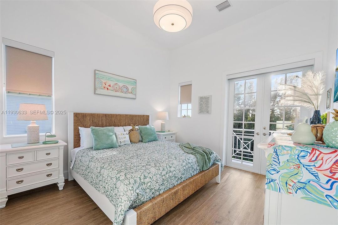 For Sale: $2,895,000 (3 beds, 4 baths, 3149 Square Feet)