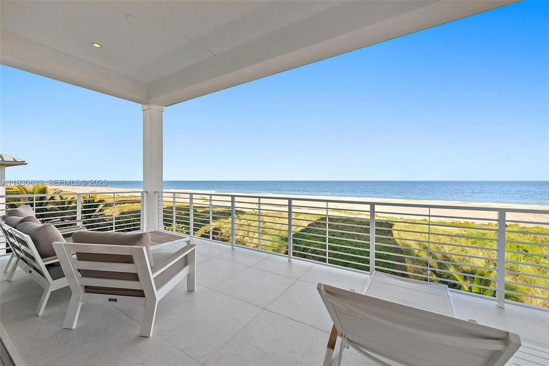 For Sale: $2,895,000 (3 beds, 4 baths, 3149 Square Feet)