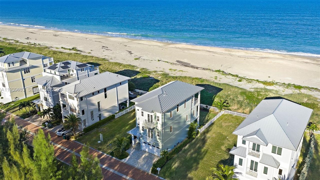 For Sale: $2,895,000 (3 beds, 4 baths, 3149 Square Feet)