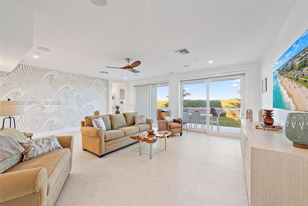 For Sale: $2,895,000 (3 beds, 4 baths, 3149 Square Feet)