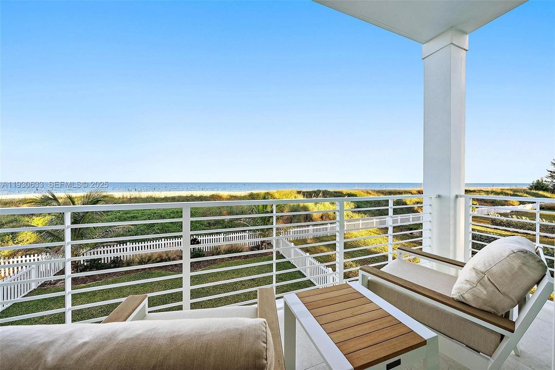 For Sale: $2,895,000 (3 beds, 4 baths, 3149 Square Feet)