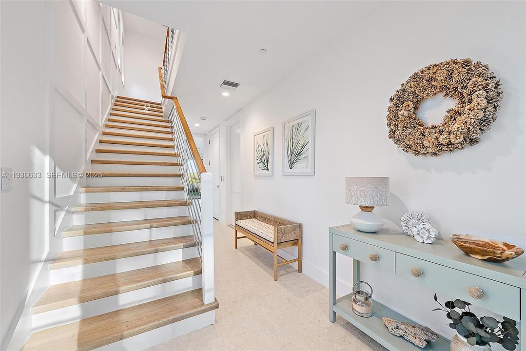 For Sale: $2,895,000 (3 beds, 4 baths, 3149 Square Feet)