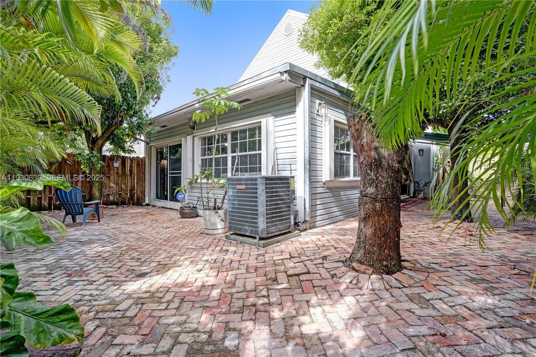 For Sale: $650,000 (3 beds, 2 baths, 2223 Square Feet)