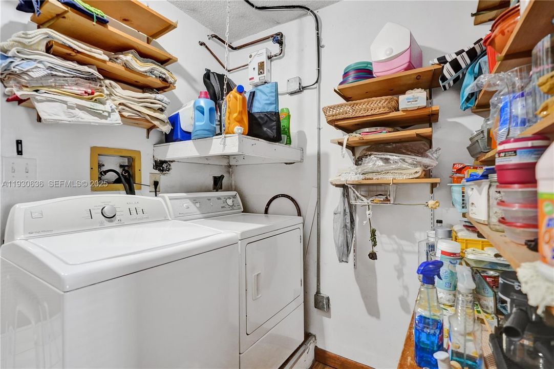 For Sale: $650,000 (3 beds, 2 baths, 2223 Square Feet)