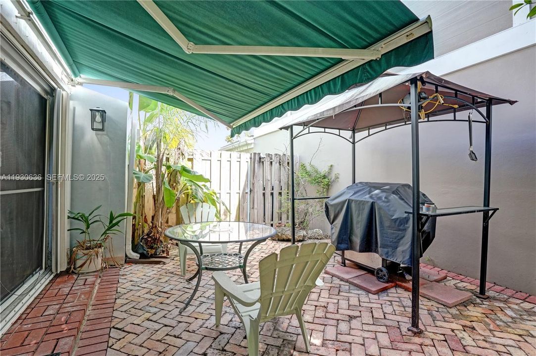 For Sale: $650,000 (3 beds, 2 baths, 2223 Square Feet)