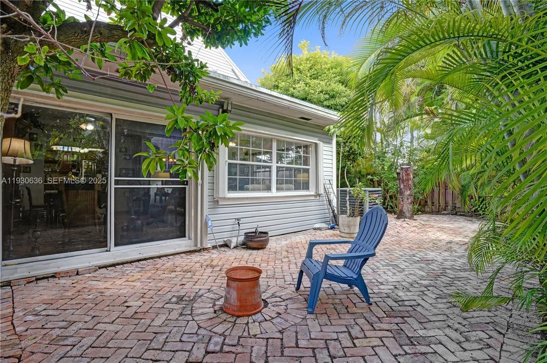 For Sale: $650,000 (3 beds, 2 baths, 2223 Square Feet)