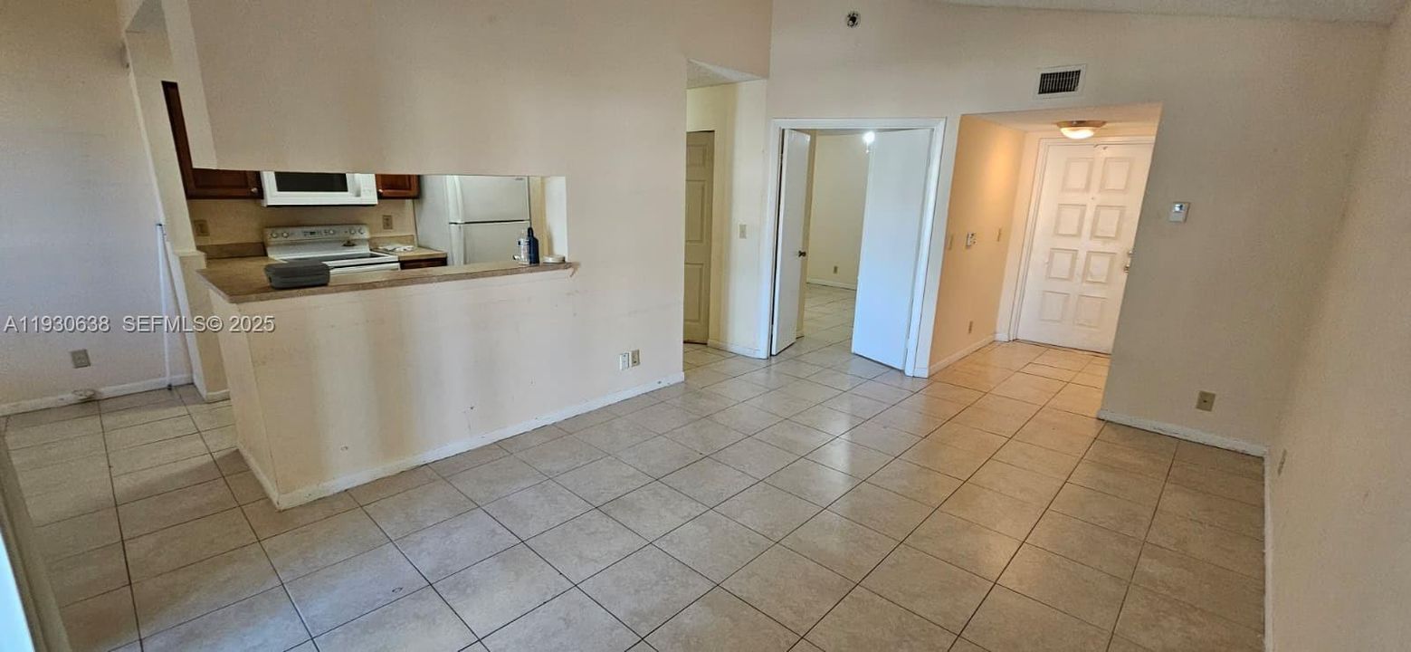 For Rent: $1,800 (2 beds, 2 baths, 850 Square Feet)