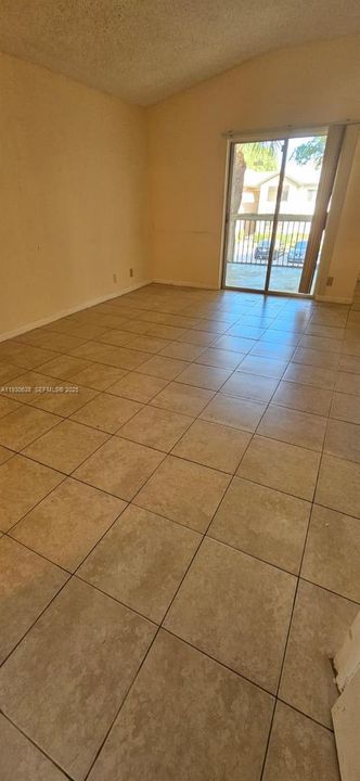 For Rent: $1,800 (2 beds, 2 baths, 850 Square Feet)
