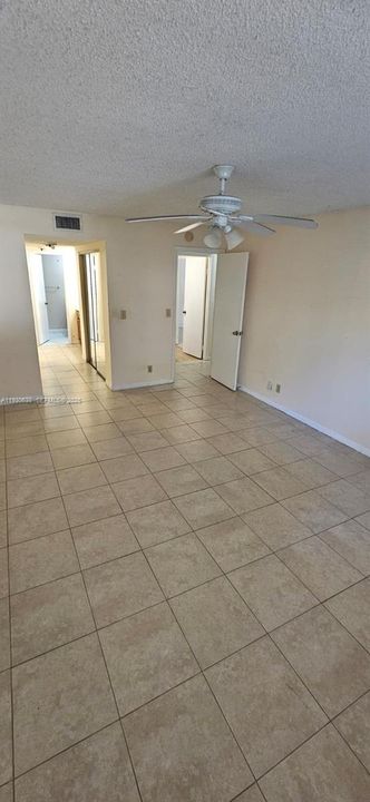 For Rent: $1,800 (2 beds, 2 baths, 850 Square Feet)