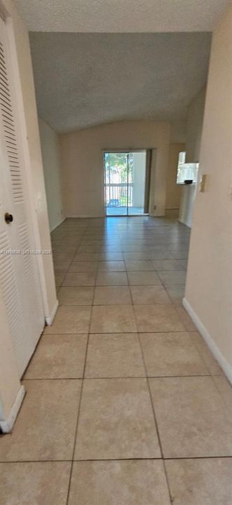 For Rent: $1,800 (2 beds, 2 baths, 850 Square Feet)