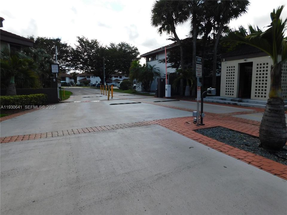 В аренду: $2,150 (2 спален, 2 ванн, 1270 Квадратных фут)