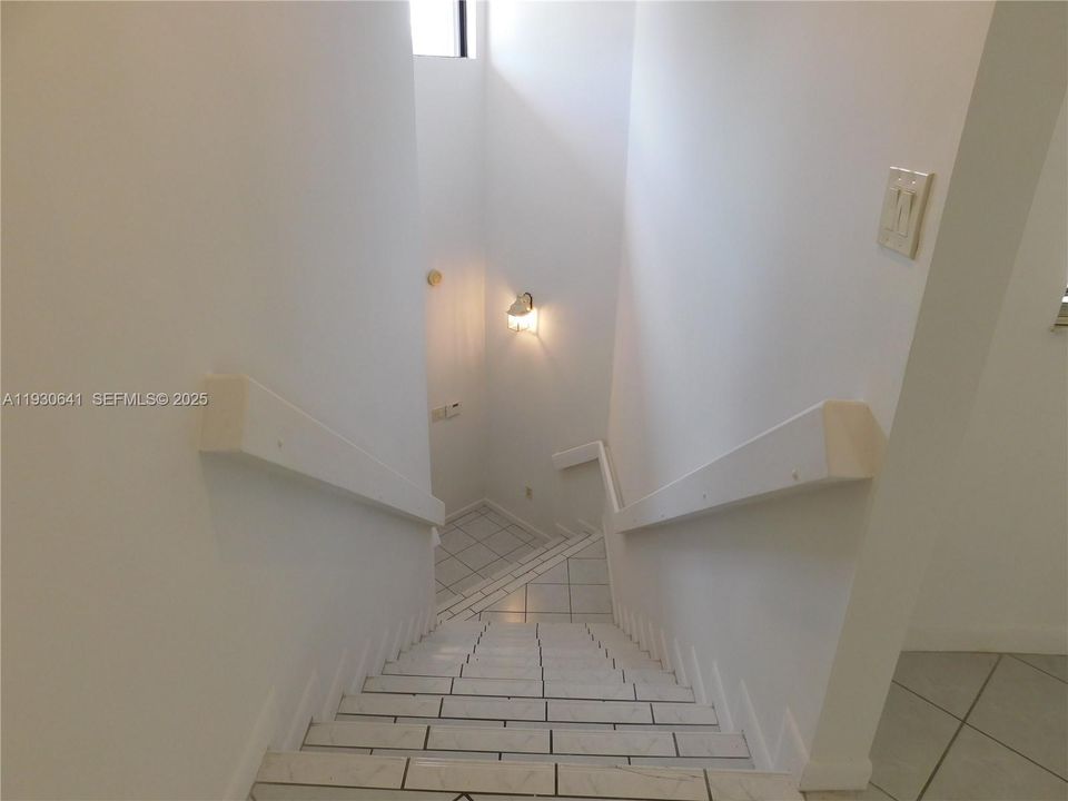 В аренду: $2,150 (2 спален, 2 ванн, 1270 Квадратных фут)