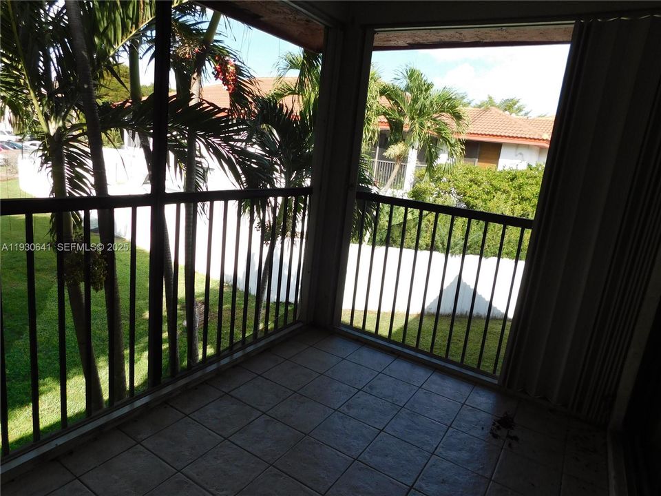 В аренду: $2,150 (2 спален, 2 ванн, 1270 Квадратных фут)