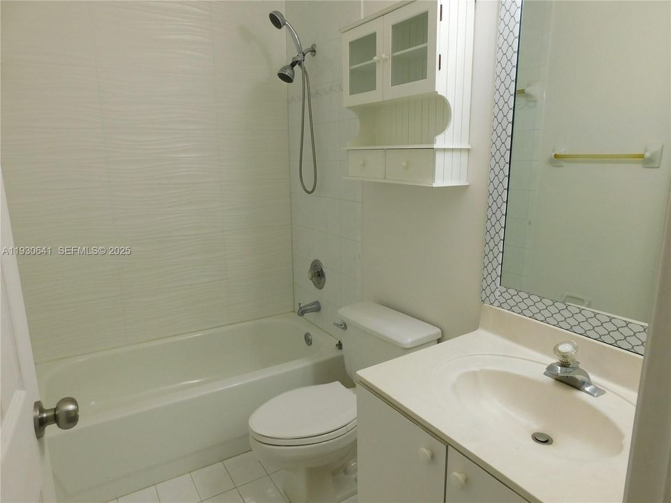 bath next to the 1st bedroom