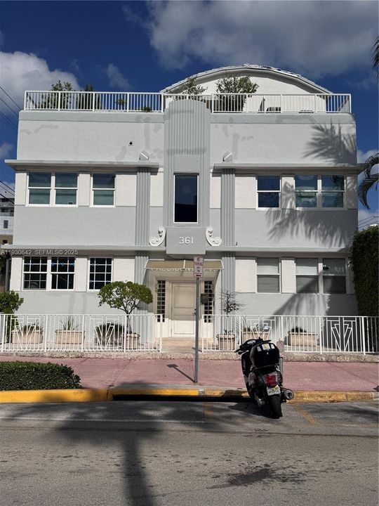 For Rent: $2,000 (1 beds, 1 baths, 480 Square Feet)