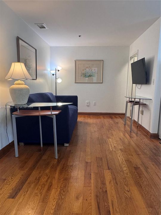 For Rent: $2,000 (1 beds, 1 baths, 480 Square Feet)