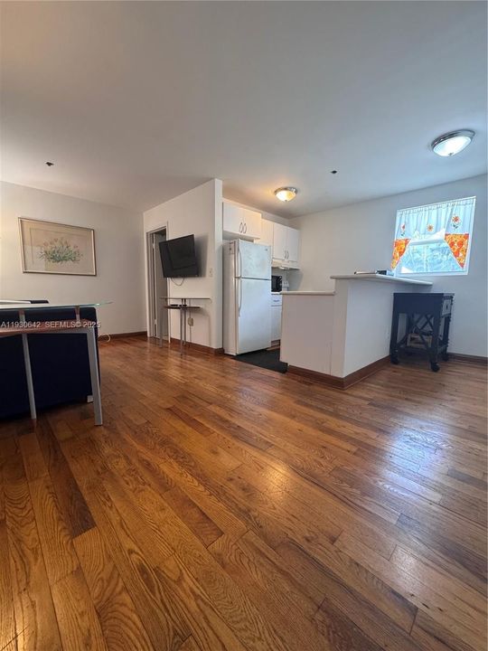 For Rent: $2,000 (1 beds, 1 baths, 480 Square Feet)