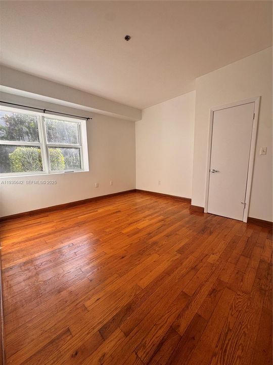 For Rent: $2,000 (1 beds, 1 baths, 480 Square Feet)