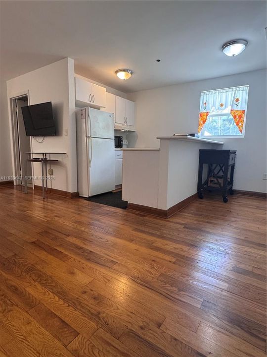 For Rent: $2,000 (1 beds, 1 baths, 480 Square Feet)