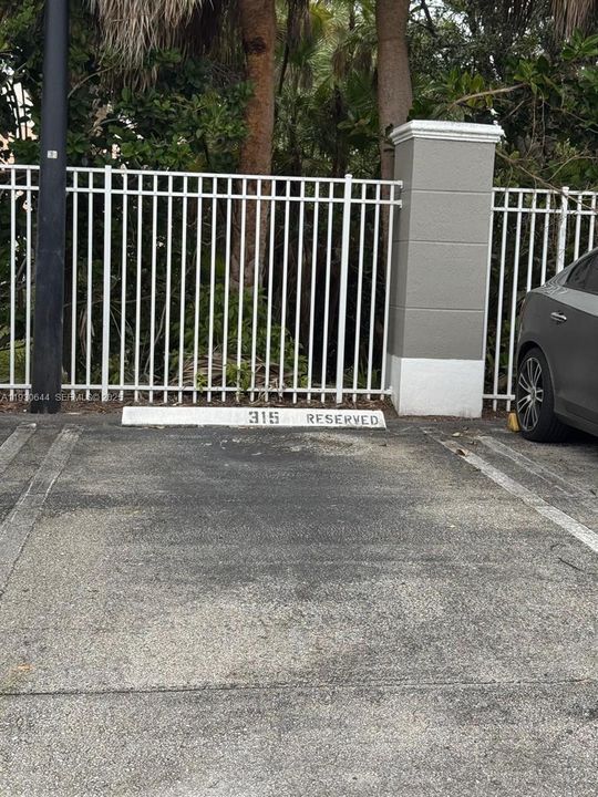 For Rent: $2,685 (2 beds, 2 baths, 1403 Square Feet)