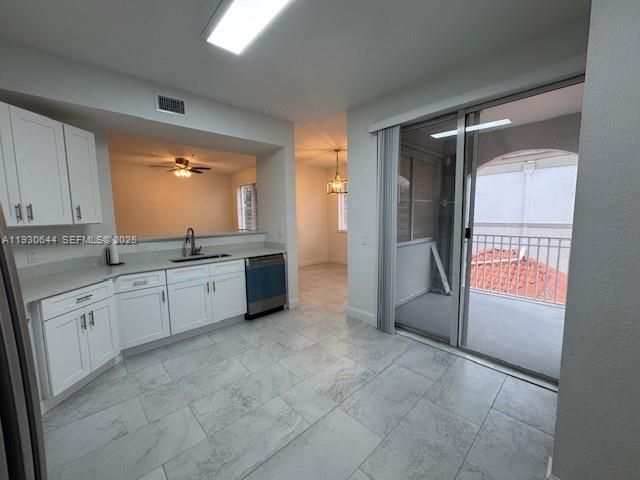 For Rent: $2,685 (2 beds, 2 baths, 1403 Square Feet)
