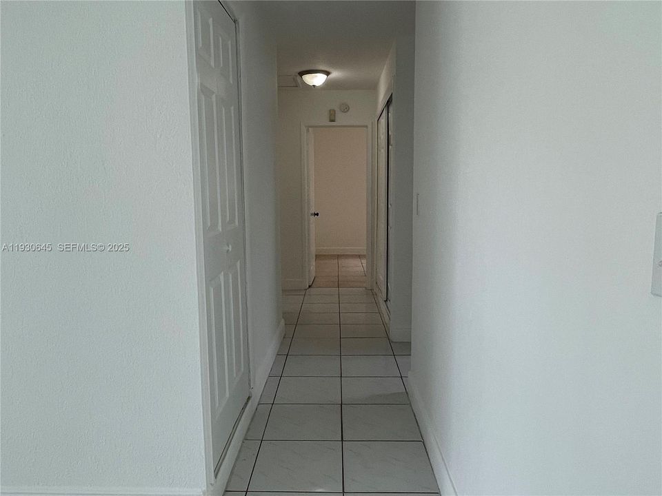 For Rent: $3,400 (5 beds, 2 baths, 1704 Square Feet)