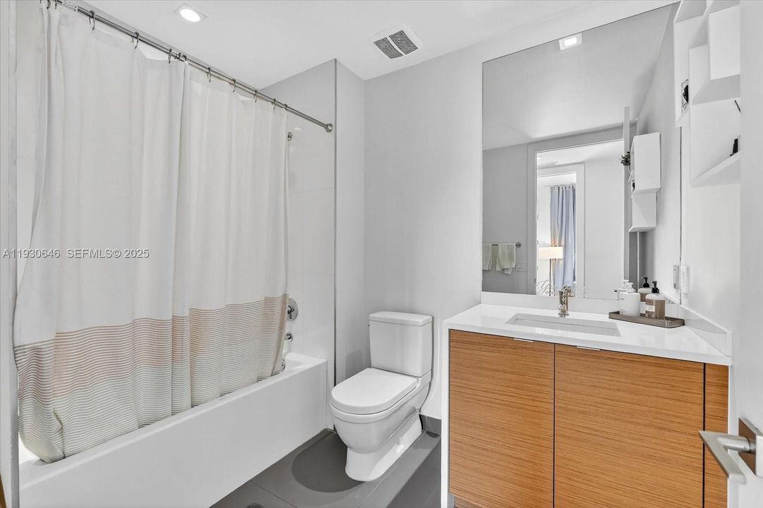 出租: $7,000 (2 贝兹, 2 浴室, 1420 平方英尺)