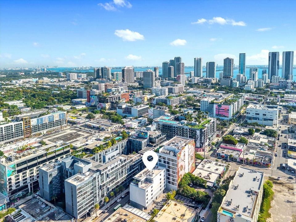 出租: $7,000 (2 贝兹, 2 浴室, 1420 平方英尺)