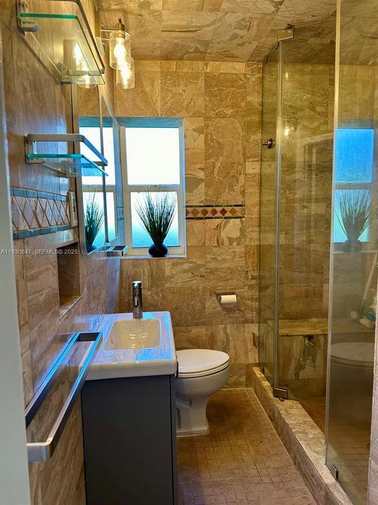 For Rent: $2,600 (1 beds, 1 baths, 640 Square Feet)