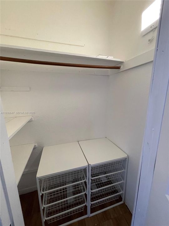 For Rent: $2,600 (1 beds, 1 baths, 640 Square Feet)