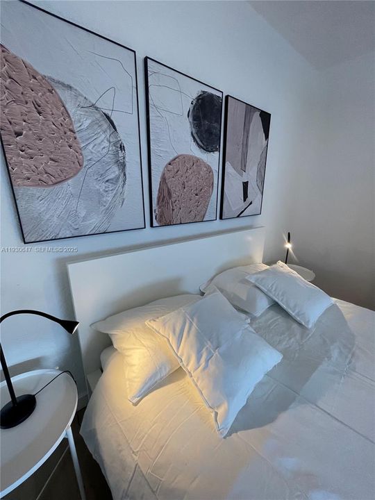 For Rent: $2,600 (1 beds, 1 baths, 640 Square Feet)