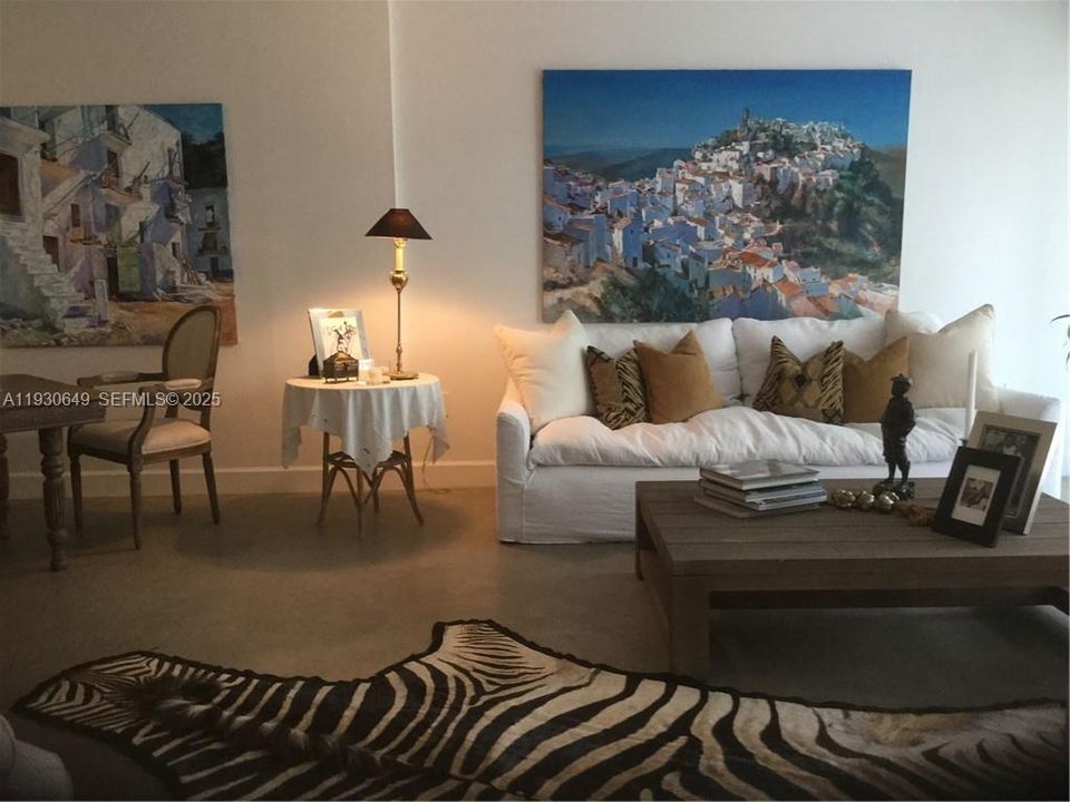 В аренду: $4,000 (1 спален, 1 ванн, 895 Квадратных фут)