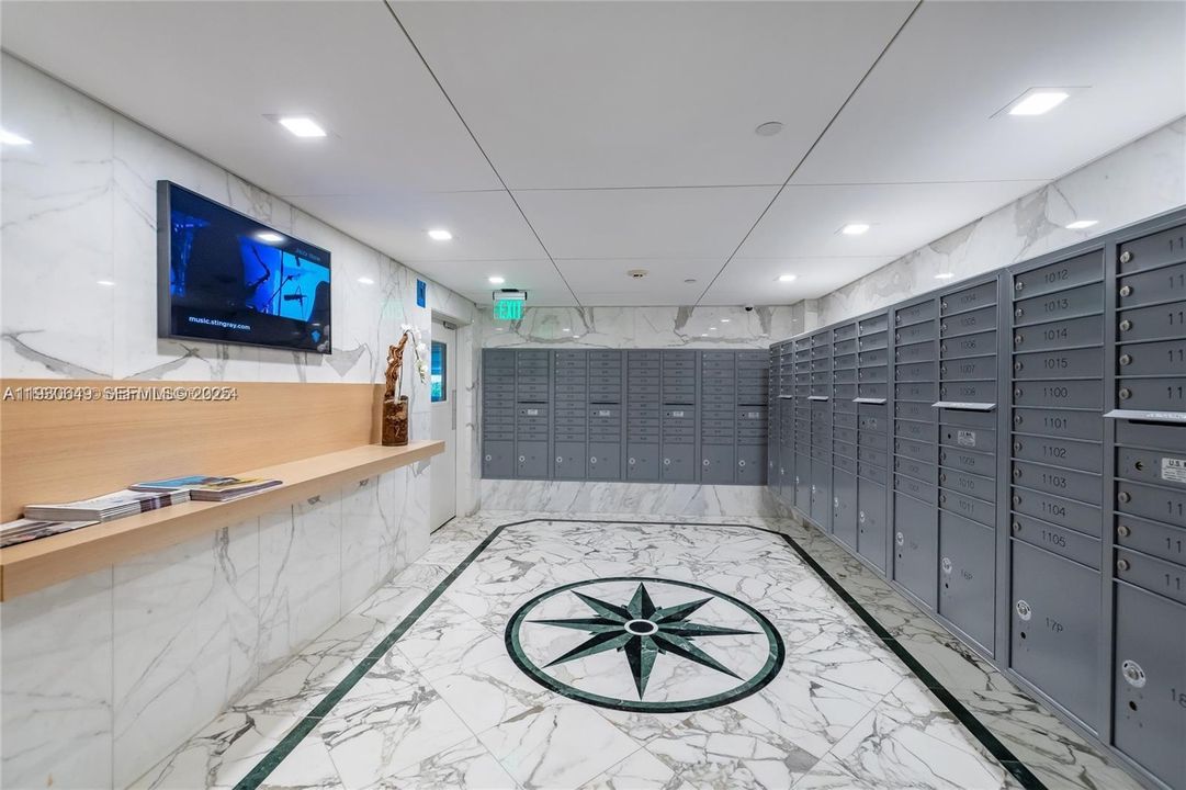 В аренду: $4,000 (1 спален, 1 ванн, 895 Квадратных фут)