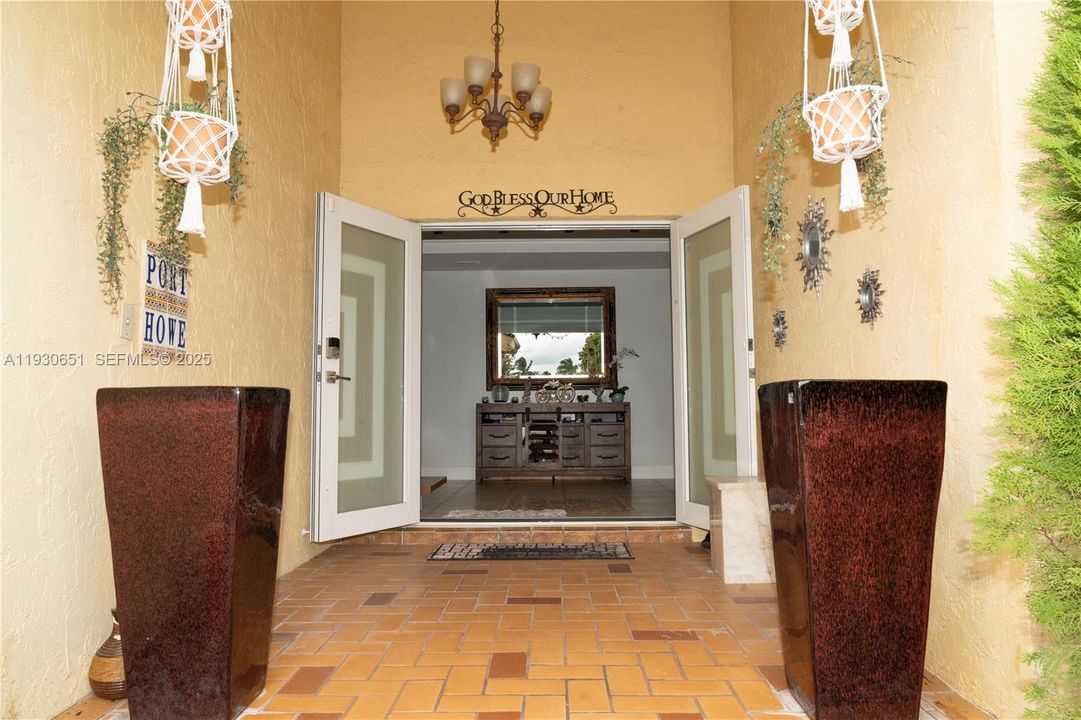 For Sale: $739,998 (4 beds, 3 baths, 2355 Square Feet)