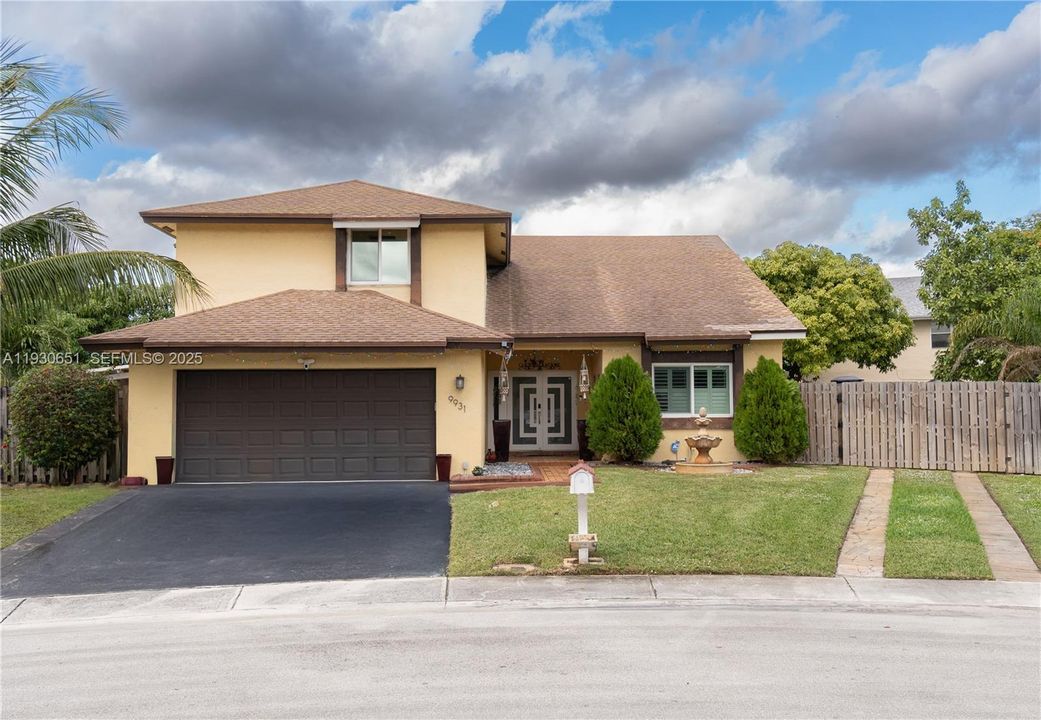 For Sale: $739,998 (4 beds, 3 baths, 2355 Square Feet)