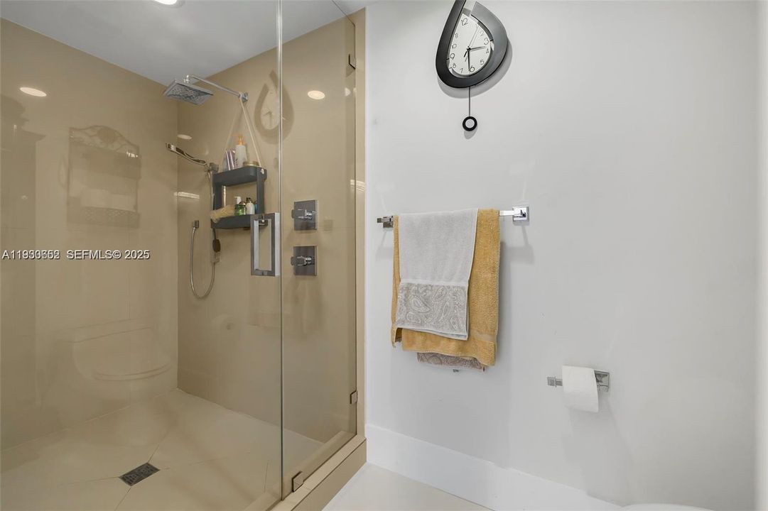 For Rent: $6,300 (3 beds, 3 baths, 1535 Square Feet)