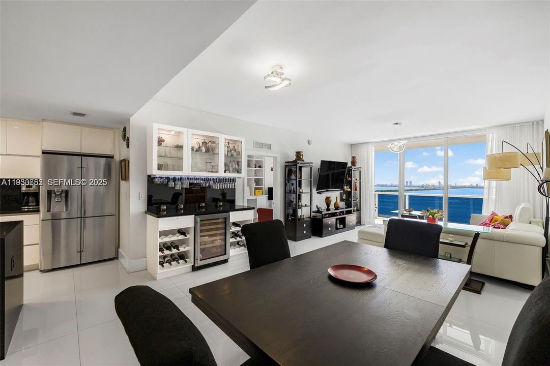 For Rent: $6,300 (3 beds, 3 baths, 1535 Square Feet)