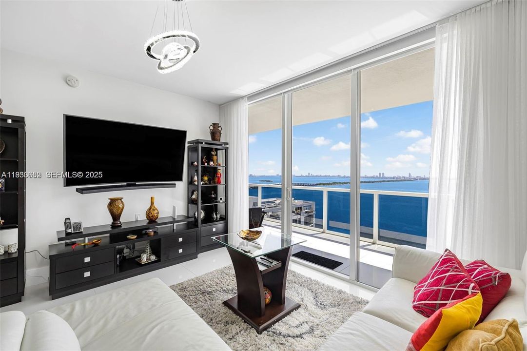 For Rent: $6,300 (3 beds, 3 baths, 1535 Square Feet)