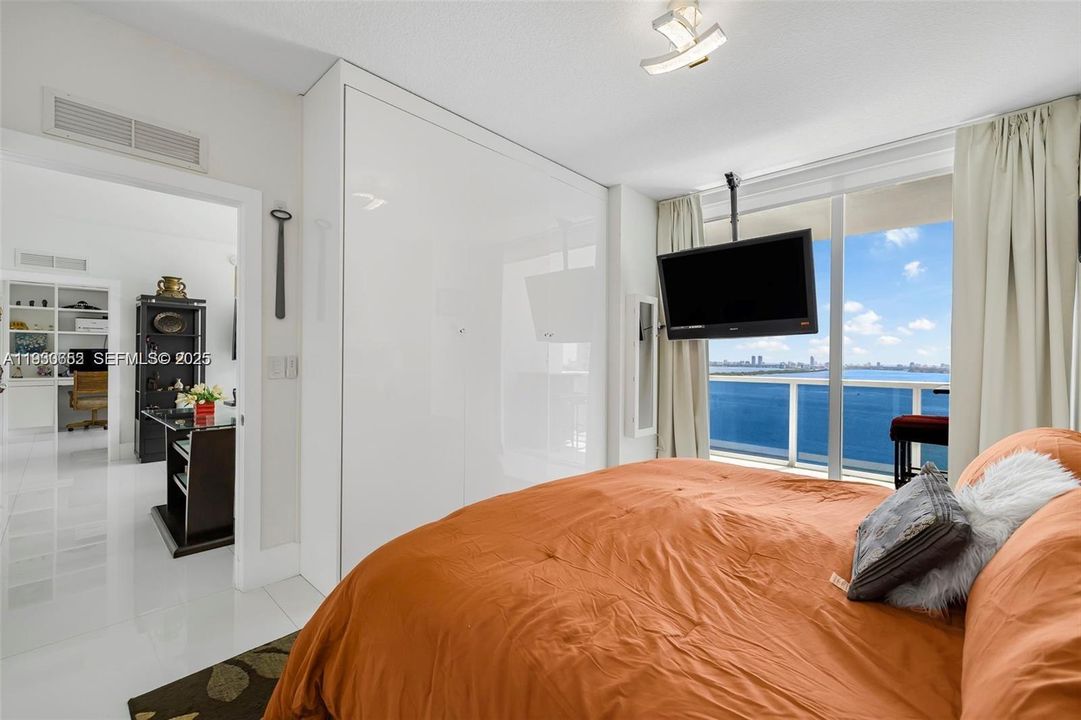 For Rent: $6,300 (3 beds, 3 baths, 1535 Square Feet)