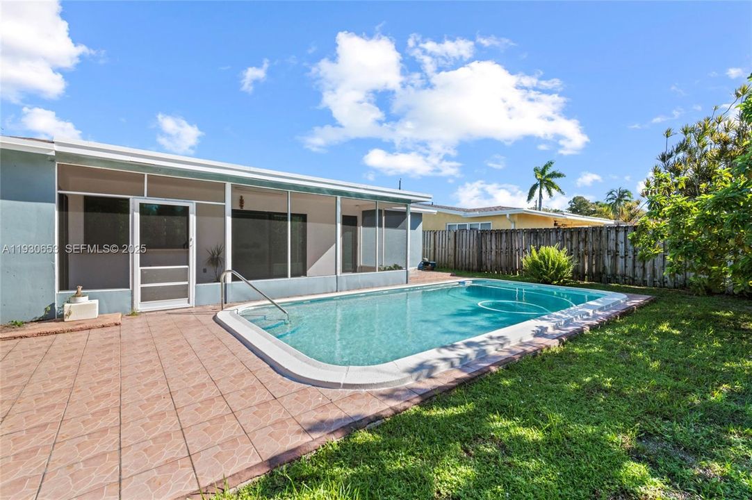 For Rent: $3,590 (3 beds, 2 baths, 1536 Square Feet)